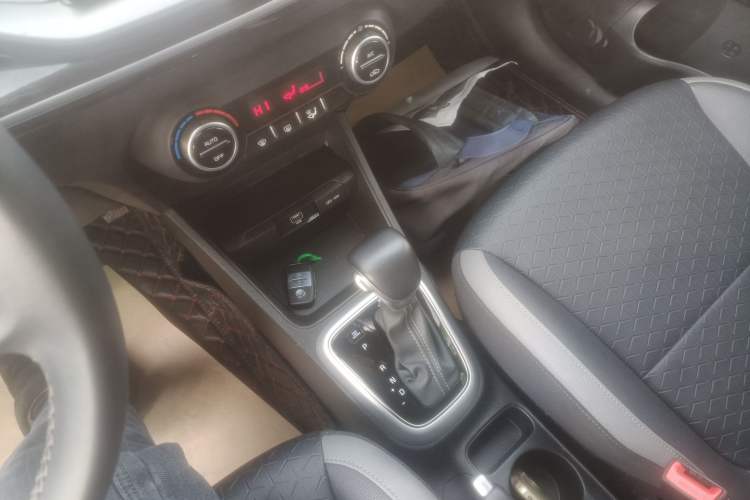 Used Kia kx1 Stonic 2019 1.4L Automatic Fun Edition China VI