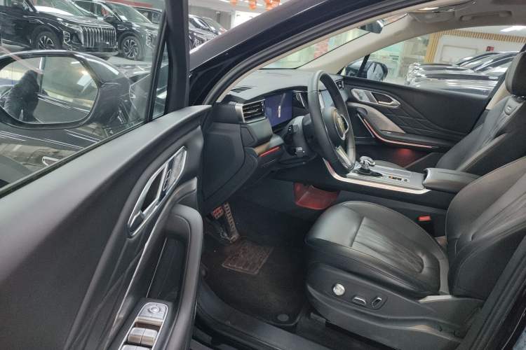 Used Hongqi HS7 PHEV 2024 2.0T PHEV Four-Wheel Drive Flagship Edition 6 Seats Driver Seat