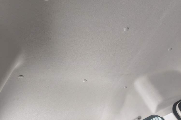 Used Jinbei New Hiace S 2023 1.5L Wealth Edition Passenger Van 5/6/7-Seater Non-Air-Conditioned Version SWC15M Headliner