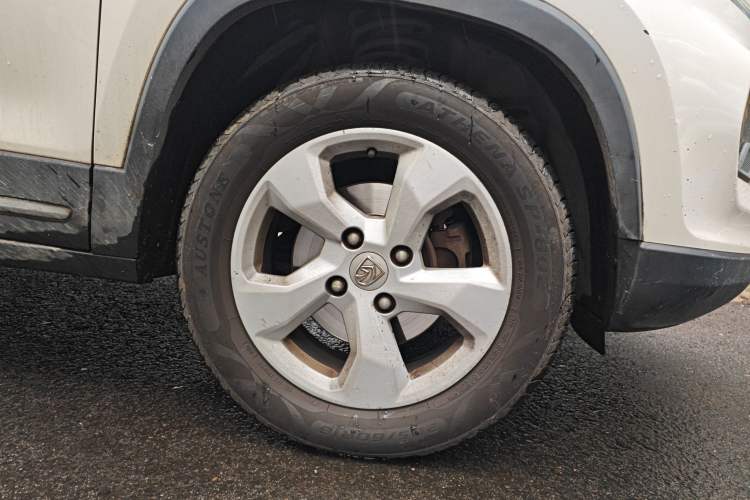 Used Baojun 510 2017 1.5L Manual Fashion Model
