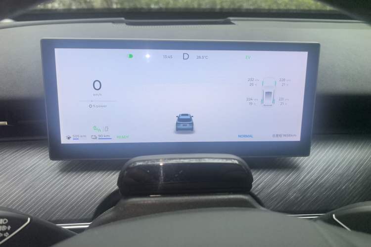 Used Chery Fengyun T9 2024 120 Long-Range Flagship Version 7 Seats Ternary Lithium
