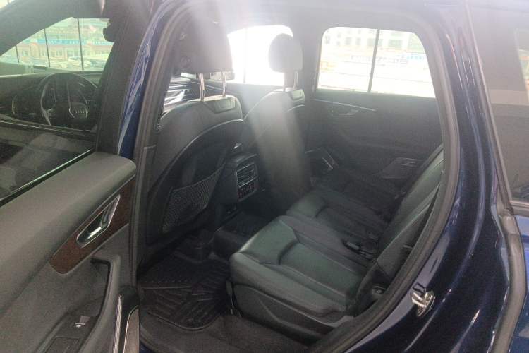 Used Audi Q7 2021 55 TFSI quattro S line Sport model