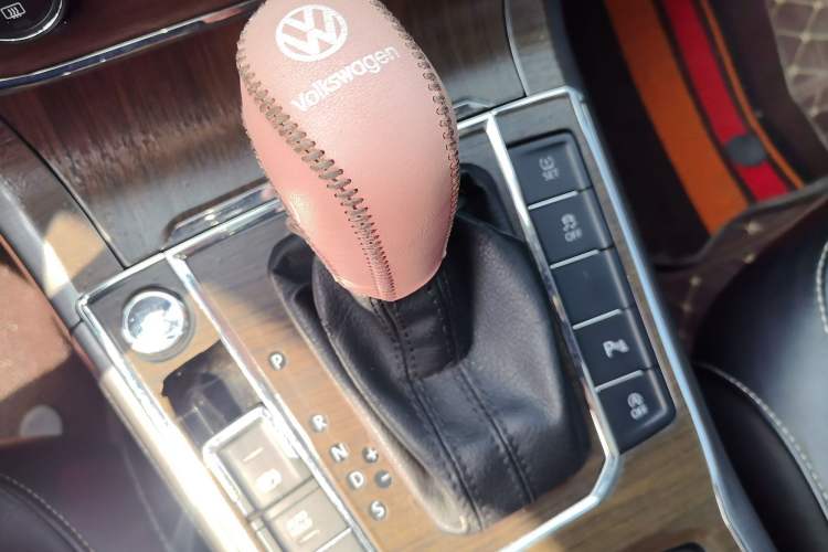 Used Volkswagen Passat 2017 330TSI DSG Luxury Edition Gear Lever