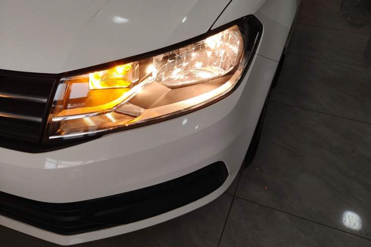 Used Volkswagen Santana 2019 1.5L Manual Fashion Edition China VI Standard Left Front Headlight