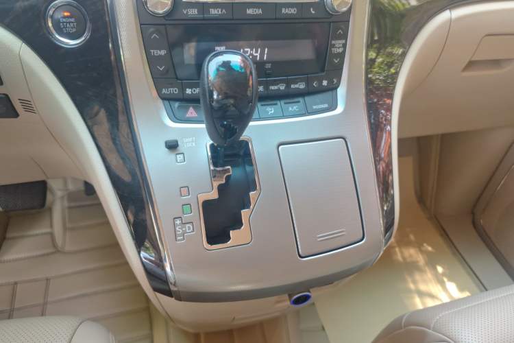 Used Toyota Alphard 2012 3.5L Luxury Edition Gear Lever