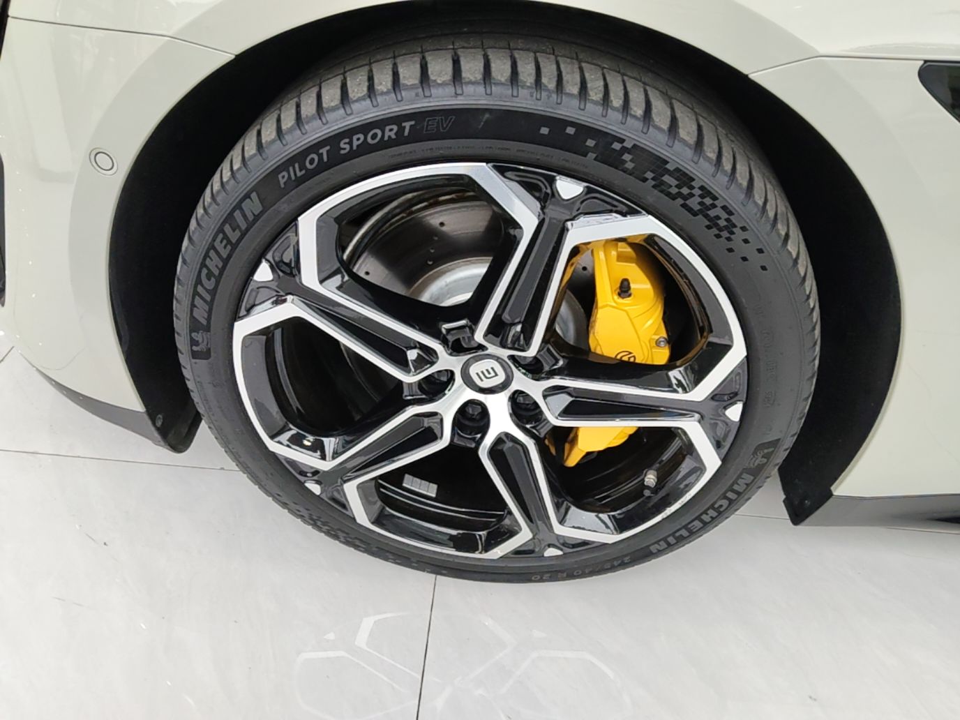 Xiaomi Auto SU7 2024 Rear-Drive Ultra-Long Range Advanced Pro-Level Intelligent Driving Version — снимка 10