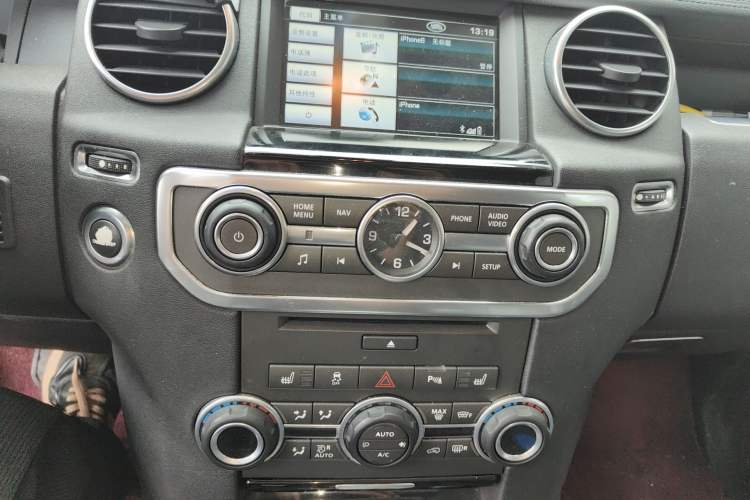 Used Land Rover Discovery 2013 3.0 SDV6 HSE Diesel Edition Audio And AC Panel