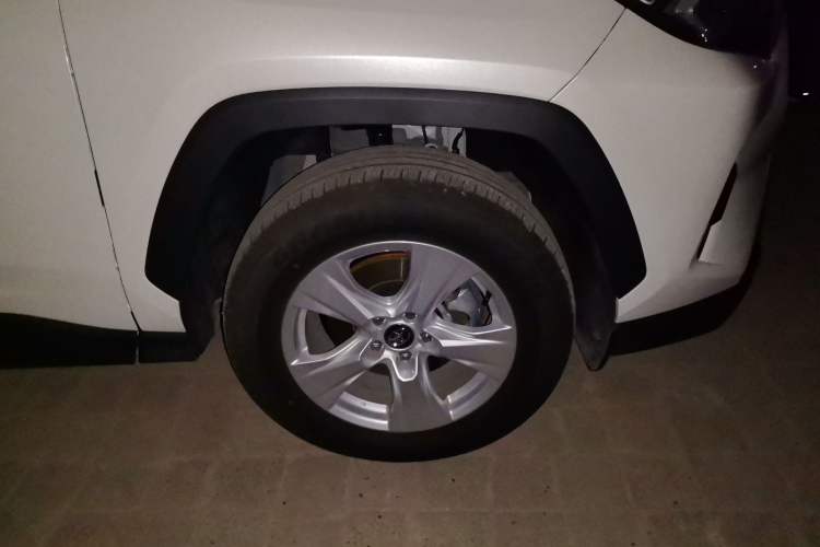 Used Toyota RAV4 2024 2.0L CVT Two-Wheel Drive Urban Edition Right Front Wheel Hub