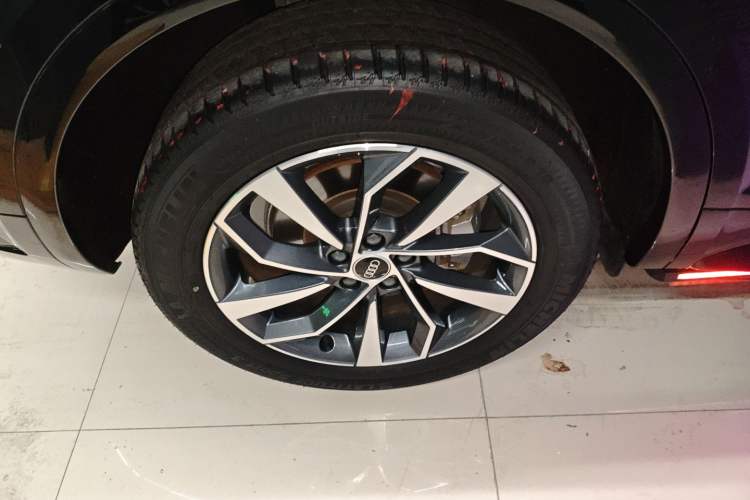 Used Audi Q5L 2022 40T Fashionable and Dynamic Model
