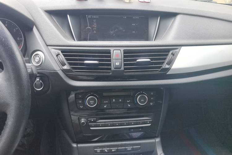 Used BMW X1 2014 sDrive18i Leading Model