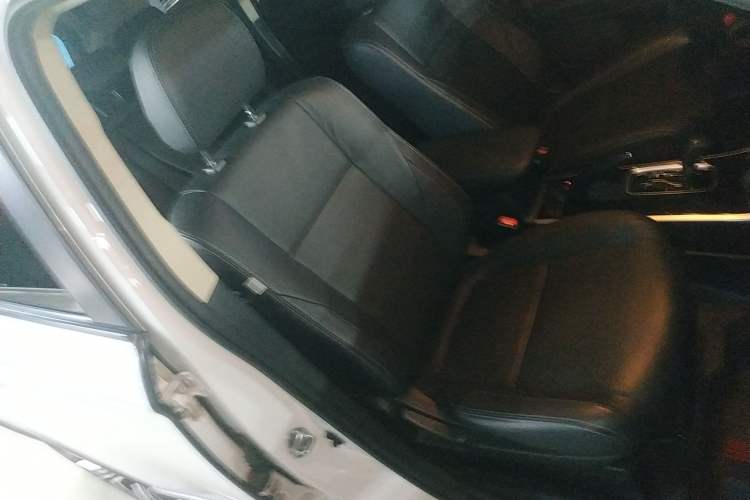 Used Mitsubishi Outlander 2018 2.0L Two-Wheel Drive Glory Edition 5 Seats
