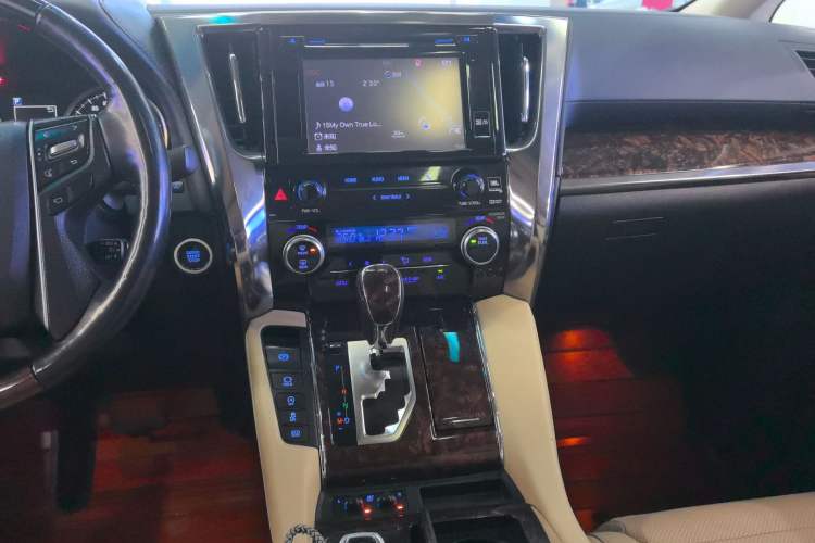 Used Toyota Alphard 2018 Revised Version 3.5L Luxury Edition