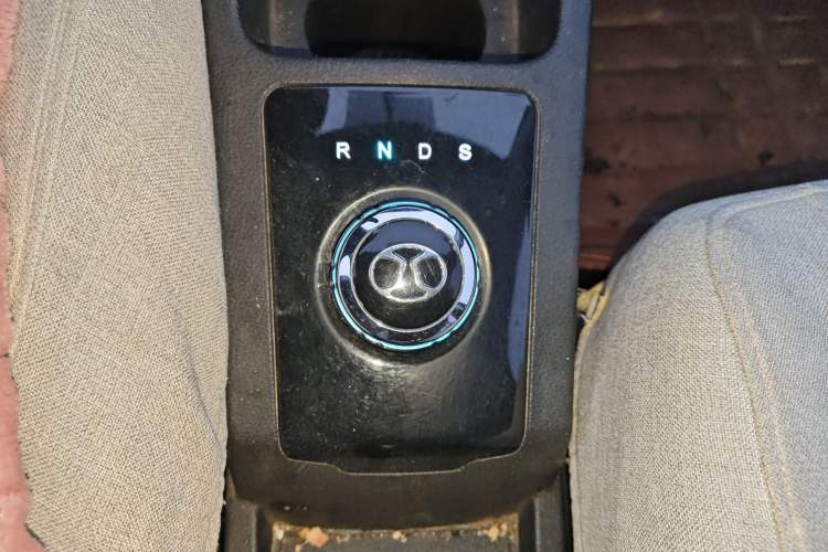 Used BAIC New Energy EC 2017 EC180 Dynamic Edition Gear Lever