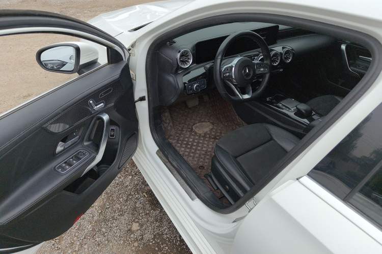 Used Mercedes-Benz A-Class 2021 A 200 L Sport Sedan Fashion Model
