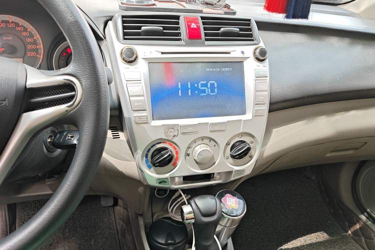Used Honda City Classic 2011 1.5L Automatic Elite Edition Audio And AC Panel