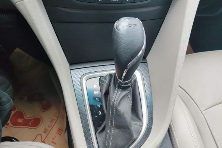Used Buick GT 2019 15T Dual-Clutch Connected Elite Model China VI Gear Lever