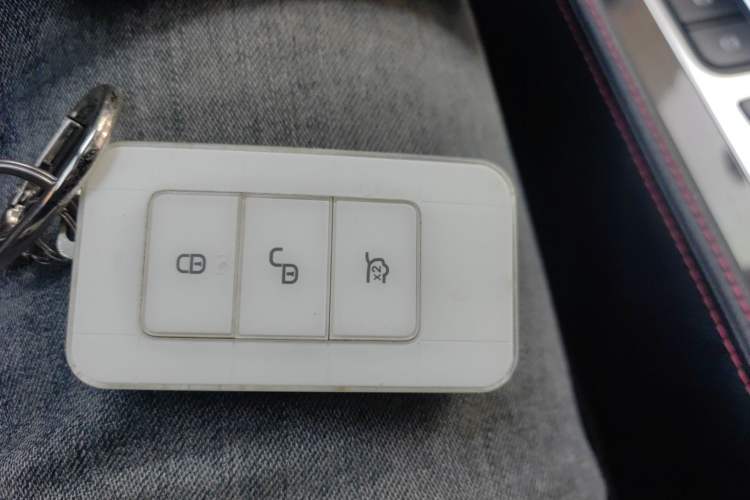 Used BYD Tang New Energy 2018 DM 2.0T All-Wheel Drive Smart Connect Advanced Model 7 Seats China V Emission Standard