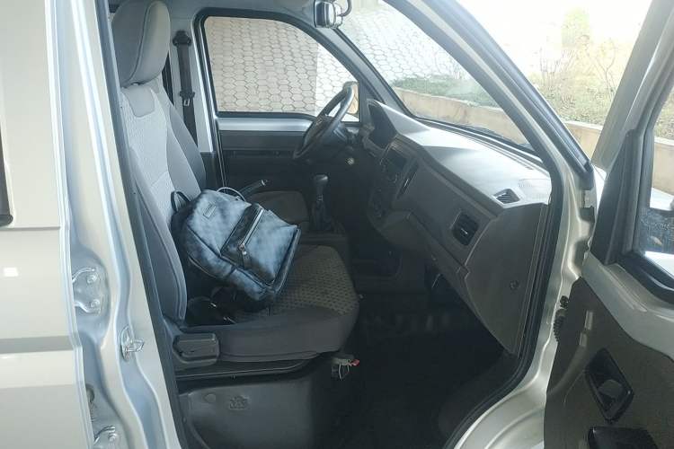 Used Wuling Rongguang New Truck 2021 1.8L Base Model Double-Cab with Dual Rear Wheels LJ479Q6
