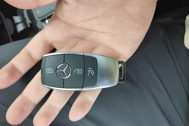 Used Mercedes-Benz A-Class 2022 Second Facelift A 200 L Sport Sedan Fashion Version
