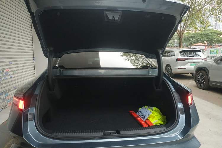 Used Lynk & Co Z10 2025 95 kWh 702 km All-Wheel Drive Intelligent Driving Ultra