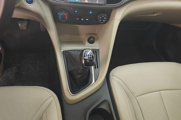 Used Buick GT 2018 15T Manual Elite Version China V Standard
