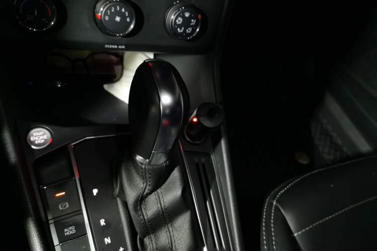 Used Volkswagen Lavida 2023 1.5L Automatic Full-Comfort Edition
