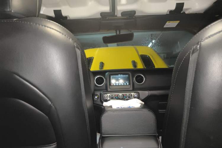 Used Jeep Wrangler 2019 2.0T Sahara Four-Door Version China VI Emission Standard
