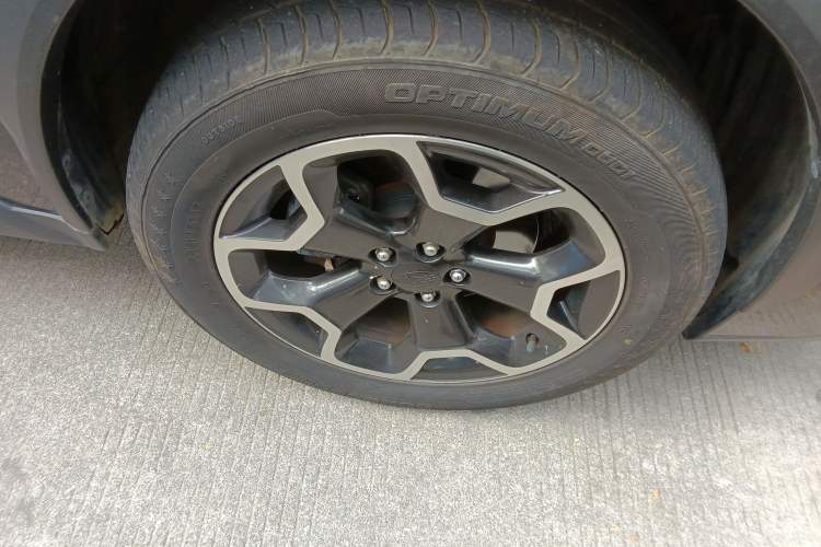 Used Subaru XV 2012 2.0i Elite Edition Right Front Wheel Hub