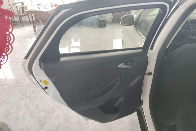 Used Ford Focus 2018 Hatchback Classic 1.6L Automatic Comfort Plus SmartDrive Edition
