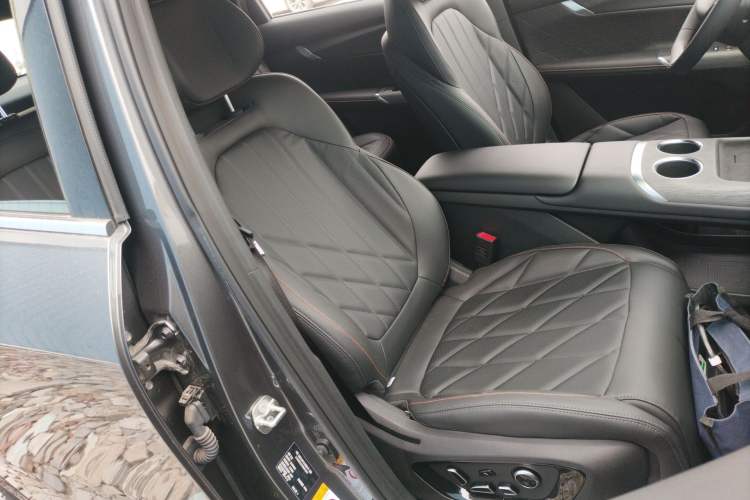 Used CHANGAN CS75 PLUS 2025 4th Generation UItra 2.0T New Blue Whale – Smart & Powerful Version