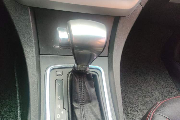 Used Geely Auto Emgrand 2014 Hatchback 1.3T CVT Elite Model
