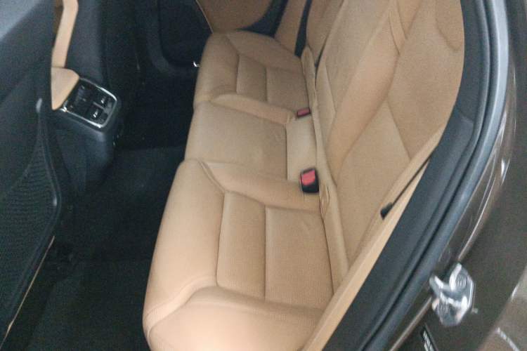 Used Volvo V90 2017 Cross Country T5 AWD Prestige Edition