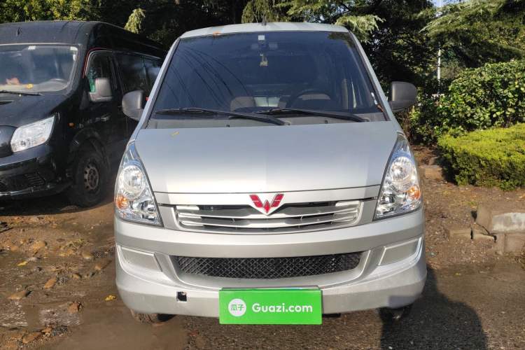 Used Wuling Rongguang S 2023 1.5L Basic Enclosed-Window Vehicle 2 Seats
