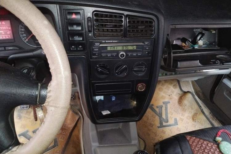 Used Volkswagen Jetta 2010 1.6L Partner