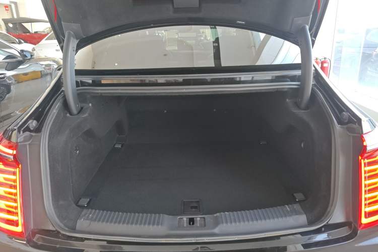 Used Hongqi H9 2020 2.0T Smart Connect Flagship Edition
