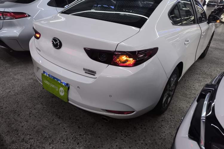 Used Mazda 3 Axela 2020 1.5L Automatic Luxury Version Right Rear Taillight