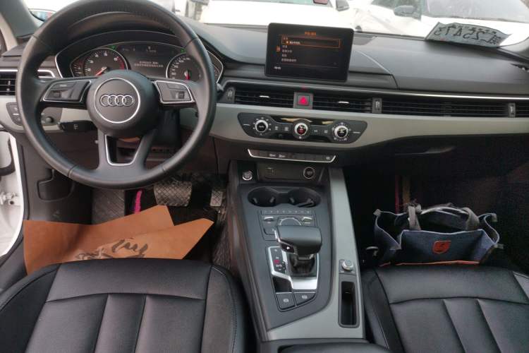 Used Audi A4L 2018 30th Anniversary Edition 30 TFSI Ambition Model Audio And AC Panel