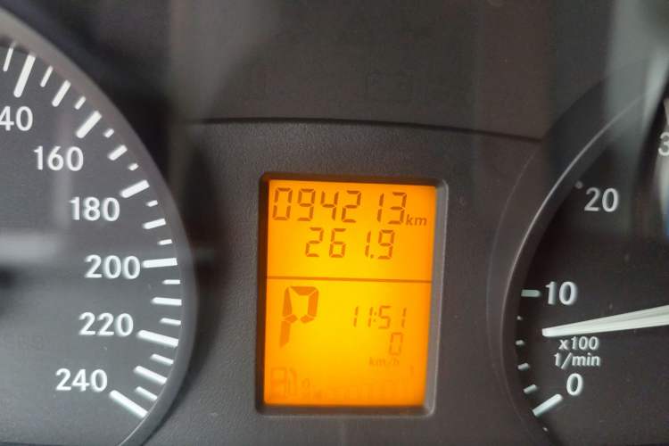 Used Mercedes-Benz Vito 2013 3.0L Elite Edition