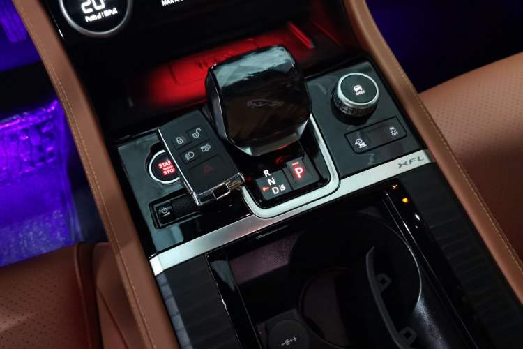 Used Jaguar XFL 2023 XFL 2.0T P250 Two-Wheel-Drive Elite Sport Edition
