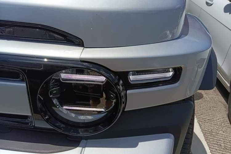 Used iCAR V23 2025 401 Two-Wheel Drive Intelligent Driving Version
