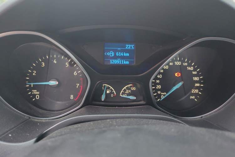 Used Ford Focus 2015 Sedan EcoBoost 125 Manual – Ultra-Style Edition Instrument Cluster