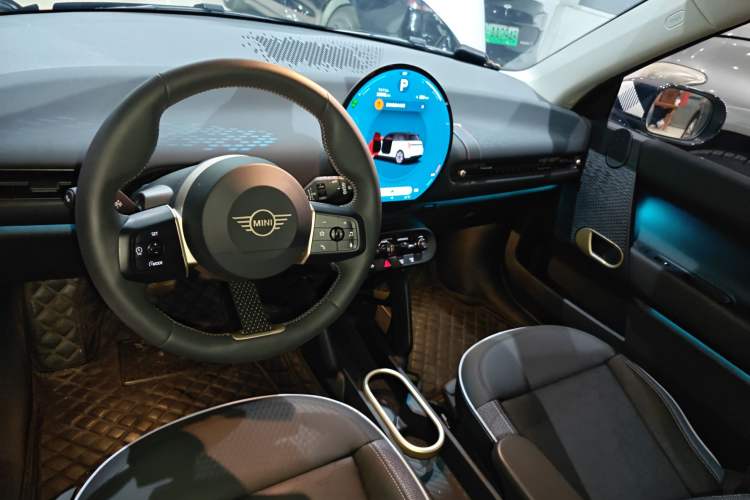 Used MINI Electric MINI COOPER 2025 456km COOPER E Classic Style
