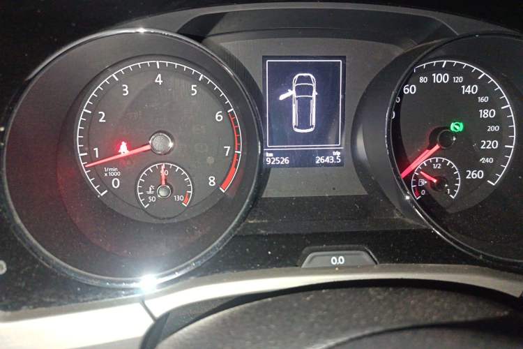 Used Volkswagen Touran 2018 Volkswagen Touran L 280TSI DSG Comfort Edition 7 Seats China V Emission Standard Odometer Close Up