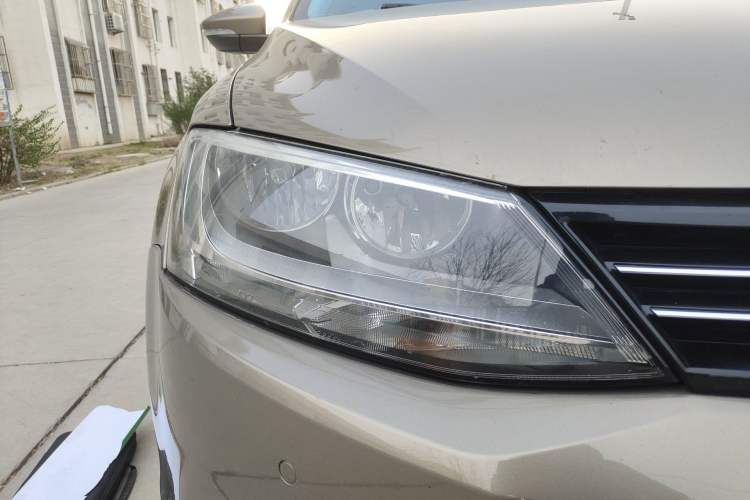 Used Volkswagen Sagitar 2014 Revised Version 1.4TSI Automatic Luxury Edition
