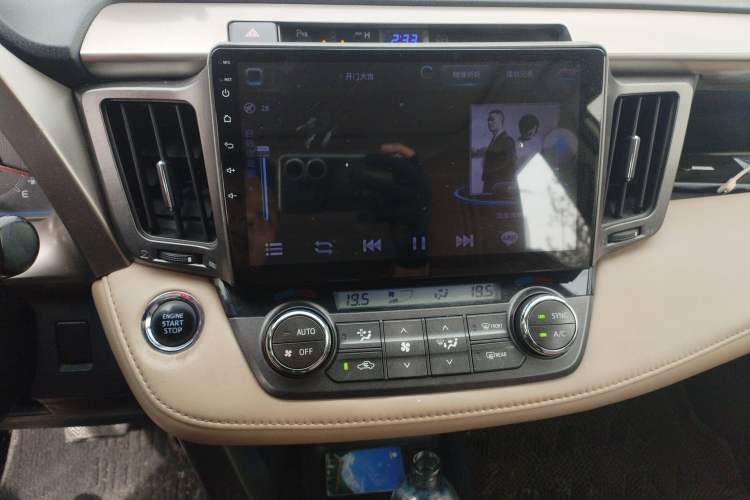 Used Toyota RAV4 2013 2.0L CVT Four-Wheel Drive New Edition
