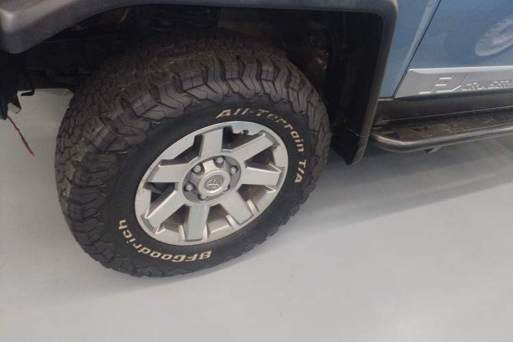 Used Toyota FJ Cruiser 2018 4.0 Automatic Middle East Left Front Wheel Hub