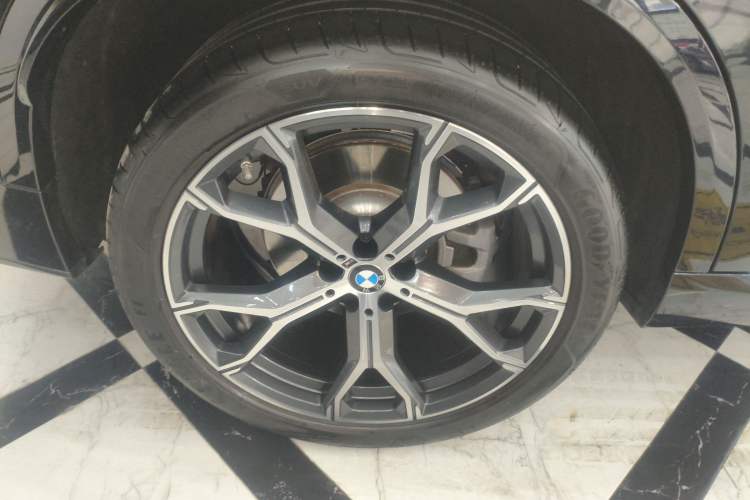 Used BMW X5 2023 xDrive 30Li Luxury M Sport Package