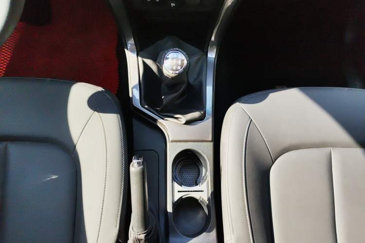 Used Great Wall Wingle 5 2021 2.4L Gasoline Two-Wheel-Drive Progressive Version Big Double Cab China VI Emission Standard 4K22D4M
