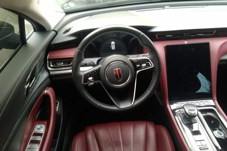 Used Hongqi H5 2024 2.0T Automatic Smart Connect Flagship Edition Steering Wheel