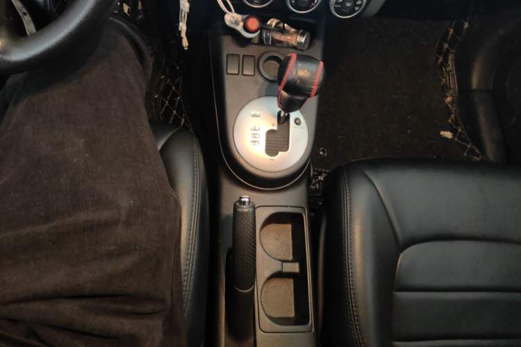 Used Dongfeng Fengdu MX6 2016 2.0L CVT Two-Wheel Drive Excellence Edition